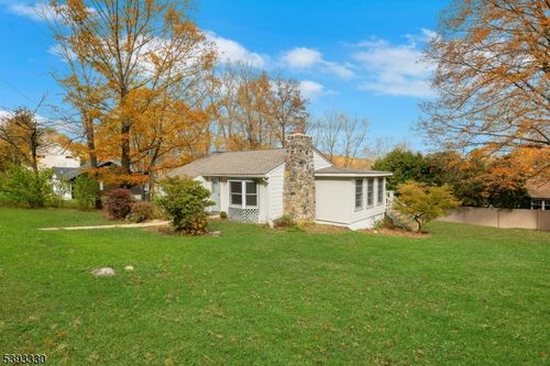 9 Woodland Trl, Sparta, NJ, 07871-2618 | Card Image