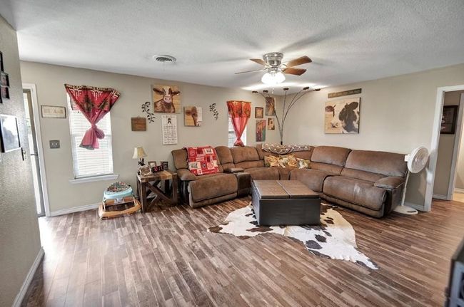 7605 N Service Rd, House other with 3 bedrooms, 2 bathrooms and 2 parking in Big Spring TX | Image 7