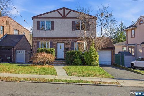 1026 Jassamine Way, Fort Lee, NJ, 07024-1525 | Card Image