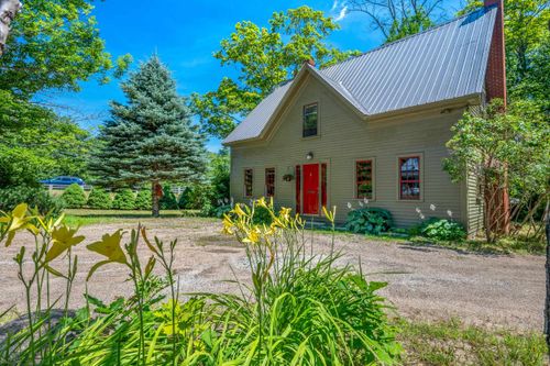 7 Goodrich Falls Rd, Glen, NH, 03838-6416 | Card Image