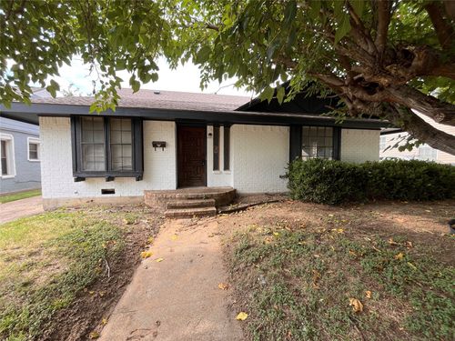 1104 E Robert St, Fort Worth, TX, 76104-6830 | Card Image