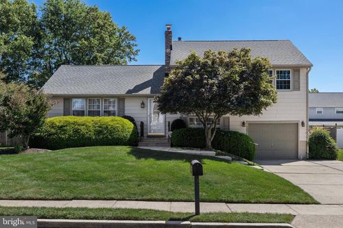 121 Dorado Dr, DELRAN, NJ, 08075-2027 | Card Image