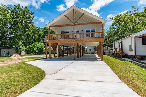 4213 Houx St, Bacliff, TX, 77518-1321 | Card Image
