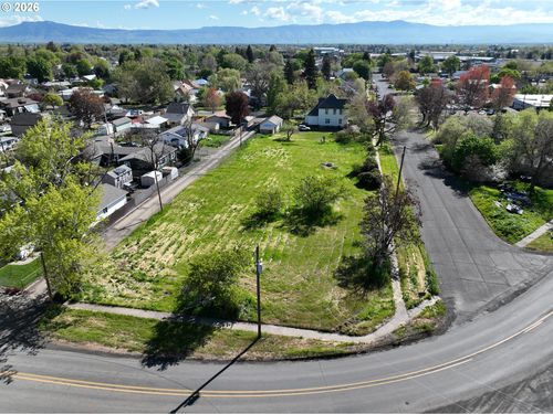1303 T Ave, La Grande, OR, 97850-3049 | Card Image