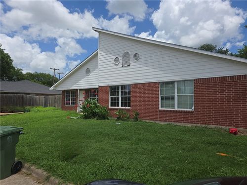 304 Mesa Dr, Bryan, TX, 77802-1627 | Card Image