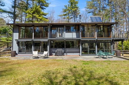 41 Canterbury Ct, Carlisle, MA, 01741-1860 | Card Image
