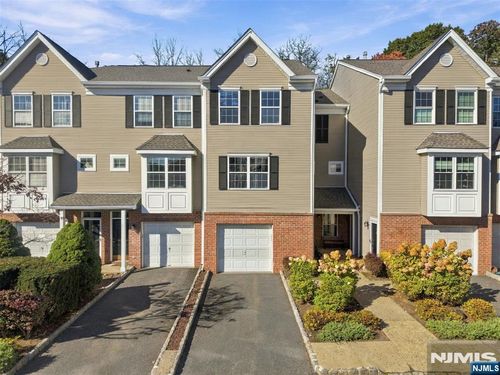22 Greenbrook Dr, Bloomfield, NJ, 07003-2878 | Card Image