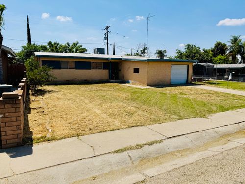 877 E Thurman Avenue, Porterville, CA, 93257 | Card Image