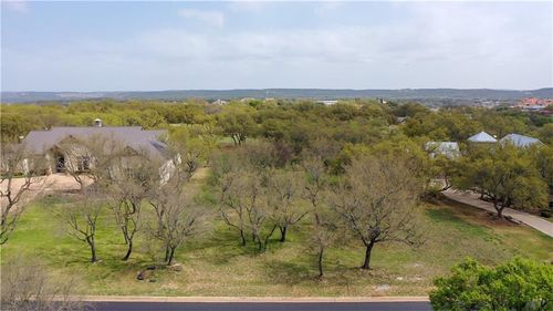 26204 Masters Pkwy, Spicewood, TX, 78669-1302 | Card Image