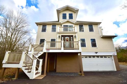 10 W Clarks Ln, Jim Thorpe, PA, 18229 | Card Image