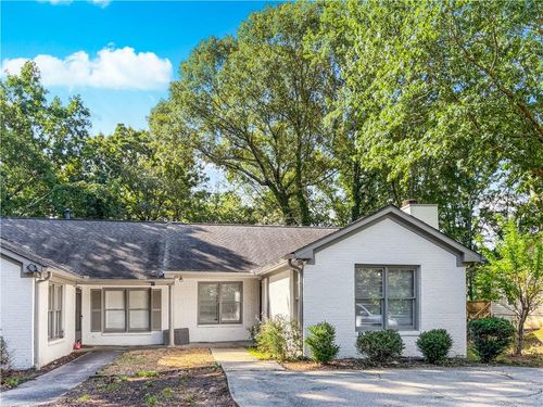 1840 Cooper Lake Dr Se, Smyrna, GA, 30080-6412 | Card Image