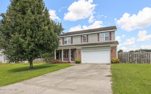 215 Bonanza Dr, Richlands, NC, 28574-8399 | Card Image
