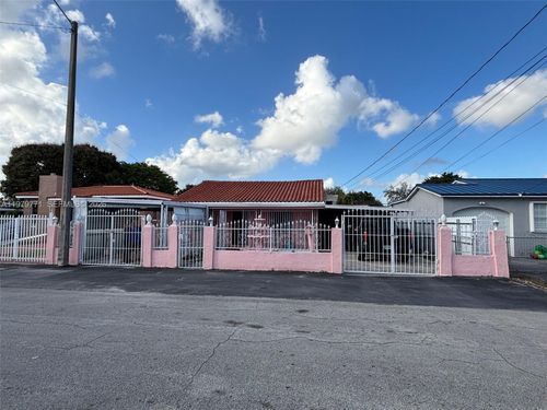 3533 Nw 2nd Ter, Miami, FL, 33125-4809 | Card Image