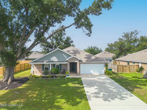 107 Rosie Dr, Long Beach, MS, 39560-2315 | Card Image
