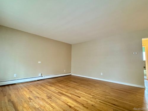 apt-19-475 S Adams Rd, Birmingham, MI, 48009-6753 | Card Image