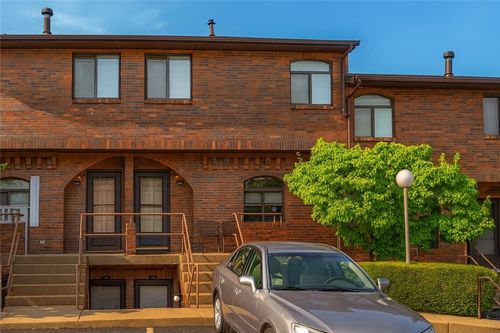 3269 Niagara Sq, Oakland, PA, 15213-4282 | Card Image