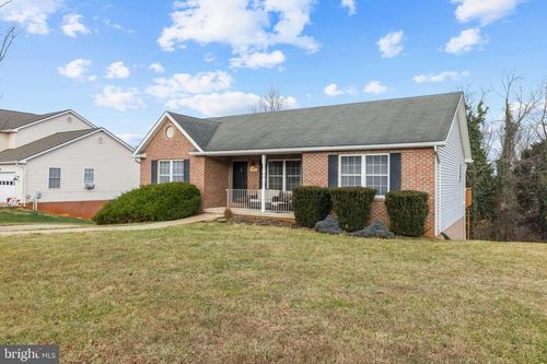 1076 Stuart Dr, FRONT ROYAL, VA, 22630-5303 | Card Image