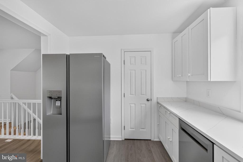 Residential in WOODBRIDGE 4