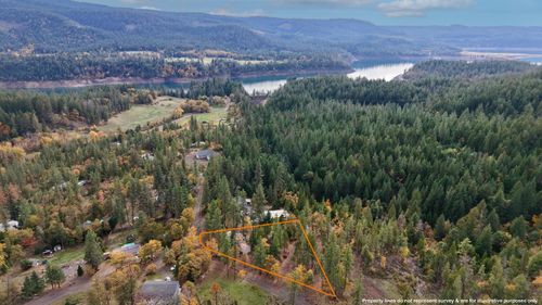 121 Horse Ranch Rd, Prospect, OR, 97536-9735 | Card Image