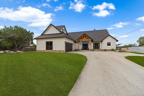337 Saddle Mountain Dr, Boerne, TX, 78006-3833 | Card Image
