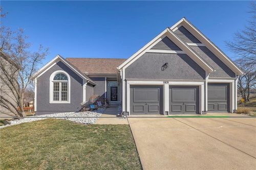 13835 Craig St, Overland Park, KS, 66223-1141 | Card Image