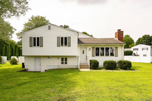 34 Riverview Dr, Fishkill, NY, 12524-1445 | Card Image