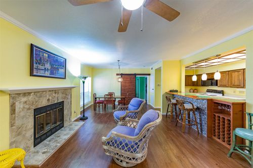 apt-223-921 Marine Dr, Galveston, TX, 77550-3246 | Card Image