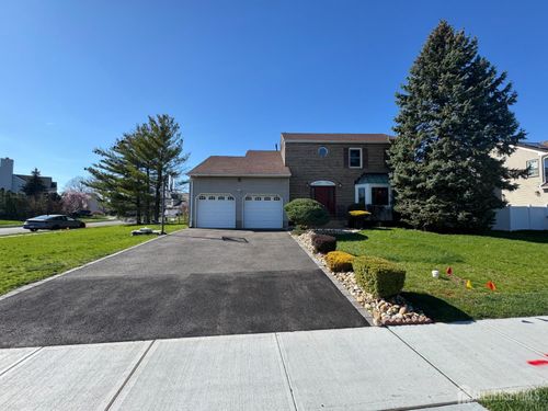 77 Princess Dr, North Brunswick, NJ, 08902-4104 | Card Image