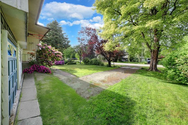 8844 Cook Cres, House other with 5 bedrooms, 2 bathrooms and 2 parking in Richmond BC | Image 18