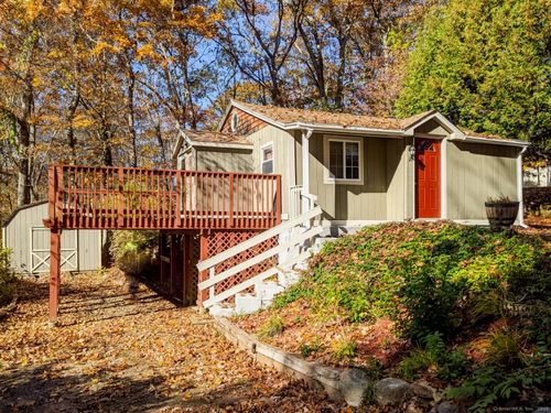 25 Old Acres Rd, Moodus, CT, 06469-1261 | Card Image