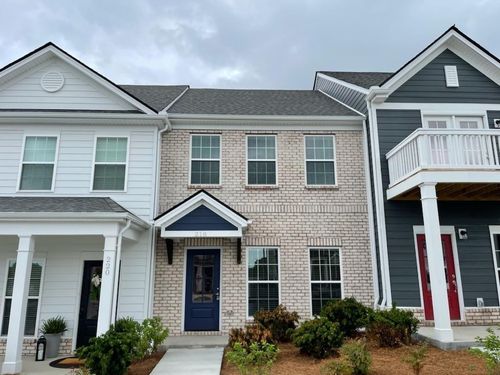 218 Mansfield Dr, Gallatin, TN, 37066-2710 | Card Image