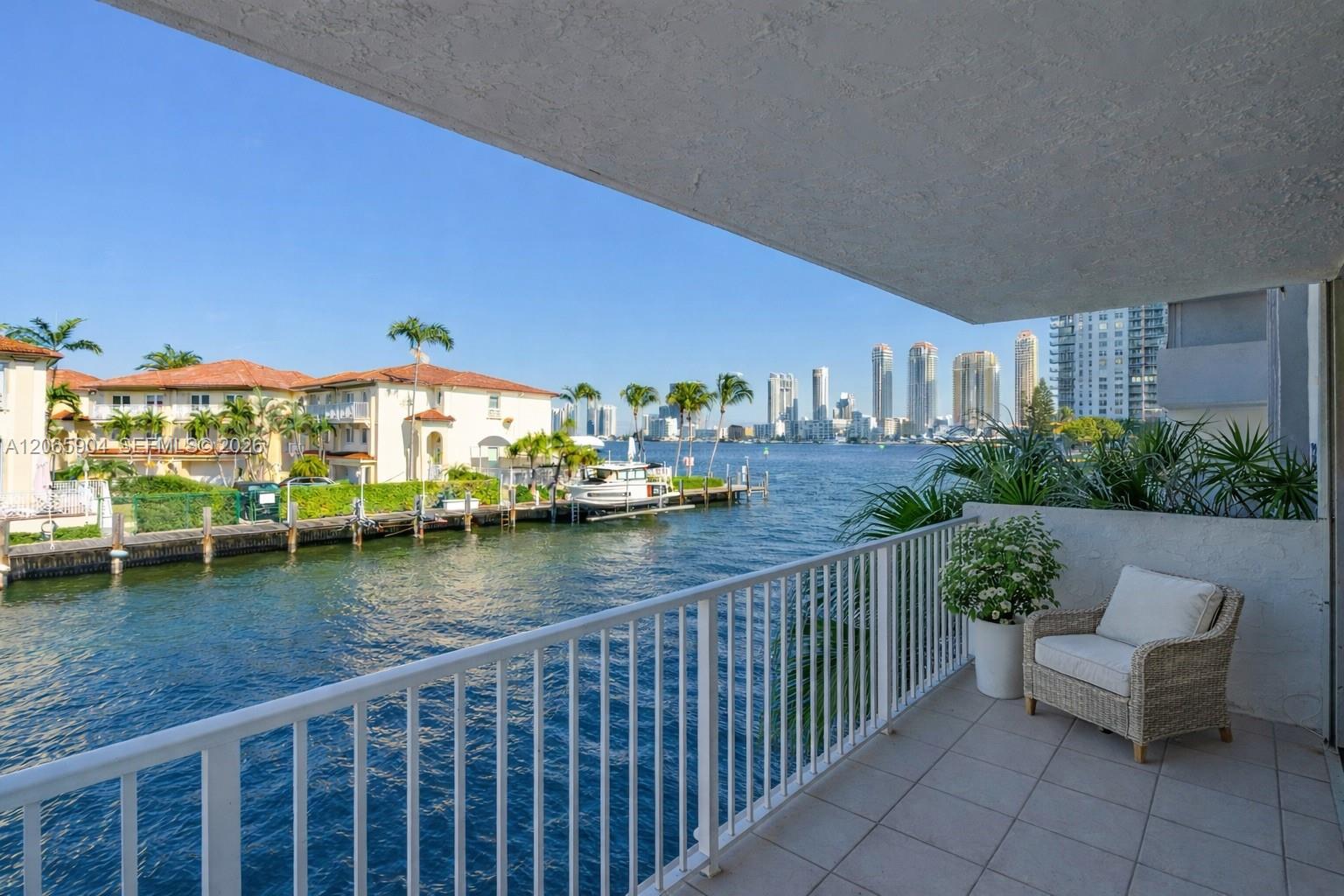 Residential in North Miami Beach 4