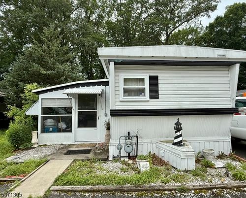 trlr-c2-93 Mount Pleasant Ave, Dover, NJ, 07801-1699 | Card Image