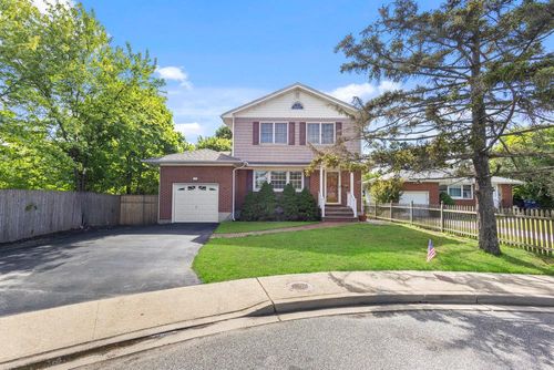 13 Irving Ct, Oyster Bay, NY, 11771-2312 | Card Image