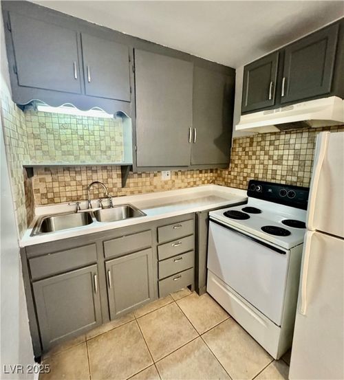 1-720 N 10th St, Las Vegas, NV, 89101-7311 | Card Image