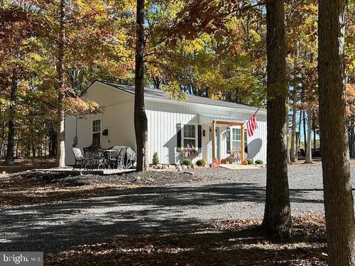 200 Ponds Ct, BERKELEY SPRINGS, WV, 25411-6521 | Card Image