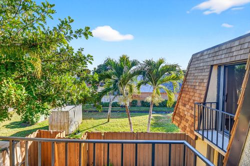198 Lake Arbor Dr, Palm Springs, FL, 33461-2144 | Card Image