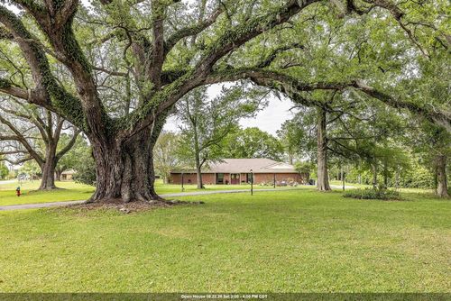 3902 Southdown Mandalay Rd, Houma, LA, 70360-3001 | Card Image