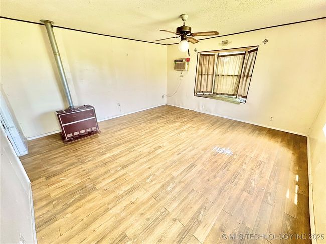 30813 W Beaver Mt Rd, House other with 3 bedrooms, 1 bathrooms and null parking in Stigler OK | Image 4