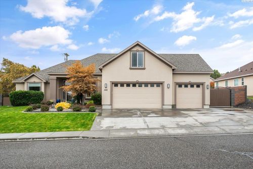 586 Lodi Loop, Richland, WA, 99352-5744 | Card Image