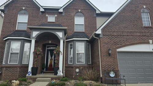 6827 Blackwell, Shelby Township, MI, 48317-6322 | Card Image