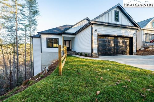 518 Park Way Ne, Lenoir, NC, 28645-8304 | Card Image