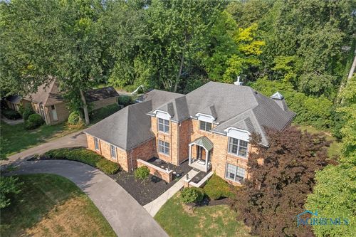 2949 Secretariat Rd, Ottawa Hills, OH, 43615-2163 | Card Image