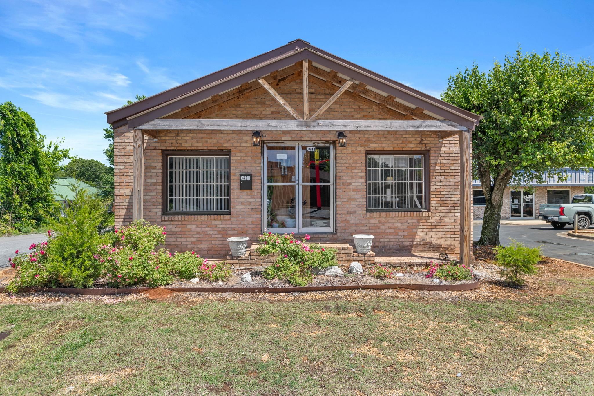 3401 Huntsville Rd, Florence, AL 35630