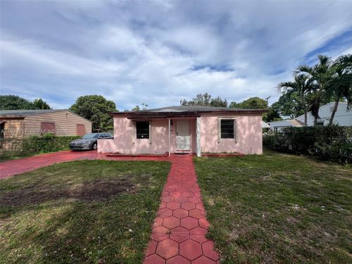 835 Nw 126th St, North Miami, FL, 33168-6423 | Card Image