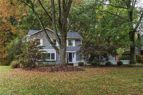 136 Parmelee Dr, Hudson, OH, 44236-3428 | Card Image