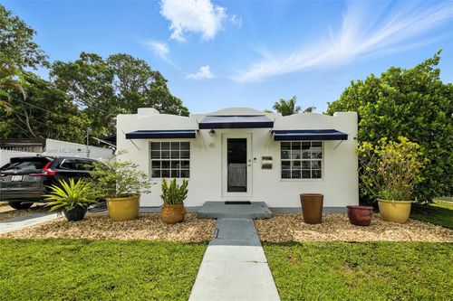 45 Nw 25th Ave, Miami, FL, 33125-5235 | Card Image
