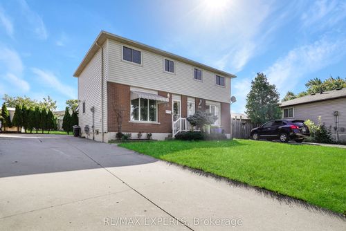 238 Lawnhurst Crt, Hamilton, ON, L8V4R4 | Card Image