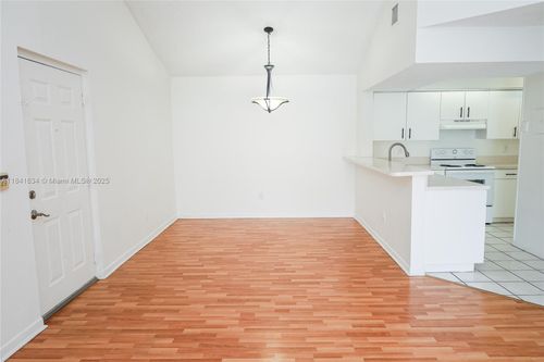 apt-306-18870 Nw 57th Ave, Hialeah, FL, 33015-7049 | Card Image