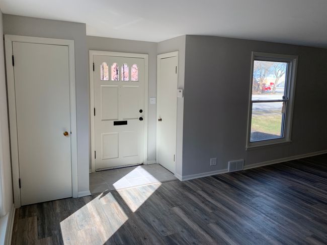 16727 Dixie Hwy, House other with 2 bedrooms, 1 bathrooms and 2 parking in Hazel Crest IL | Image 9
